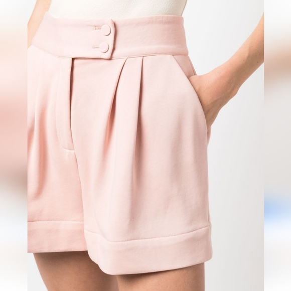 Pleated shorts - Picture 6 of 7